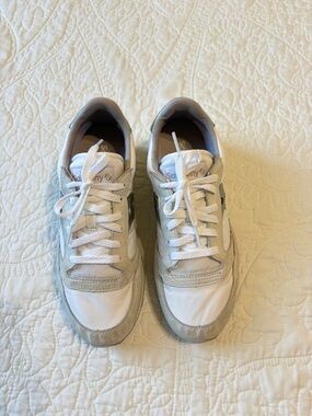 Saucony White and Gray Retro Runner Sneakers